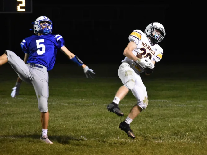 Rabbits keep rolling in rout of Raiders
